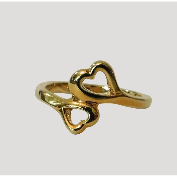 Avon Touching Hearts Ring Size 3 Goldtone Daughter Ring Vintage Boxed - Picture 1 of 5
